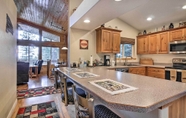 Lainnya 5 Picturesque Duck Creek Retreat w/ Fire Pit!