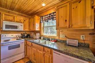 Lain-lain 4 Rustic Purlear Cabin w/ Mtn Views & Game Room