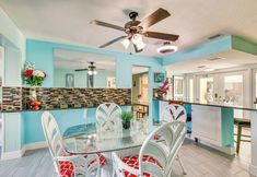 Lainnya 5 Waterfront Getaway w/ Pool & Dock - Walk to Beach!