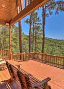 Imej utama Peaceful Cabin w/ Deck + Scenic Mtn Views!