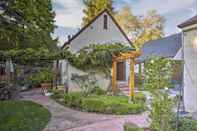 Others Updated Menlo Park English Tudor Garden Cottage!