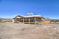 Lain-lain Stunning San Ysidro Homestead w/ Large Porch!