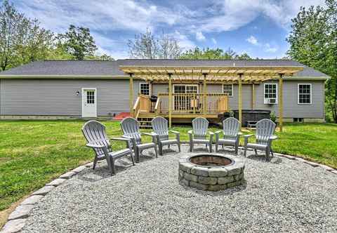 Others Modern Northfield Family Cabin w/ Hot Tub!