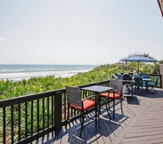 Others 5 Oceanfront Oasis w/ Deck, Water Views & Beach Gear