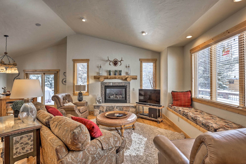 Imej utama Upscale Breck Home < 5 Miles to Main St & Slopes!