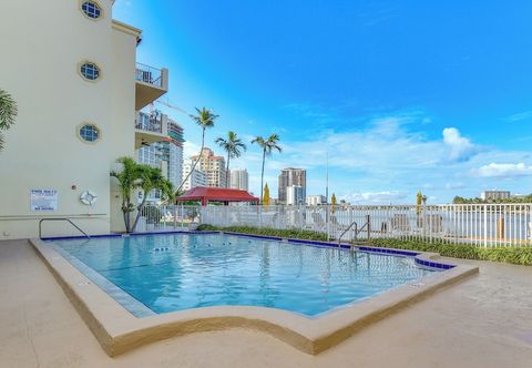 Others Fort Lauderdale Vacation Rental: Walk to Beach!