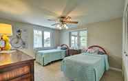 Lainnya 3 Charming Home w/ Patio, 7 Mi to Sunset Beach!