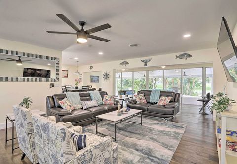 Others St Pete Retreat w/ Spacious Patio & Pond View