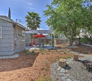 Lainnya 4 Whimsical Sacramento Home w/ Garden & Patio!