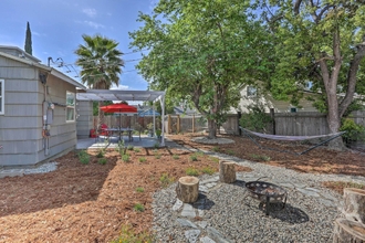 Lainnya 4 Whimsical Sacramento Home w/ Garden & Patio!