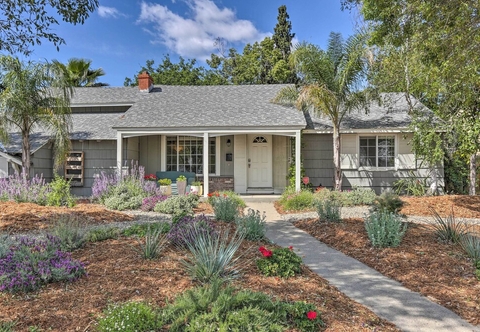 Lainnya Whimsical Sacramento Home w/ Garden & Patio!