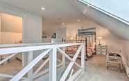 Khác 5 Airy Nantucket Escape in Historic Downtown!