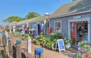 Khác 6 Airy Nantucket Escape in Historic Downtown!