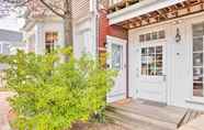Khác 4 Airy Nantucket Escape in Historic Downtown!