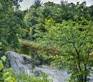 Others 3 Historic Huntington Home - Walk to Westfield River