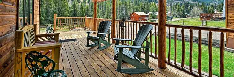 Others Cozy Cabin Escape w/ Mtn Views Near the Red River!