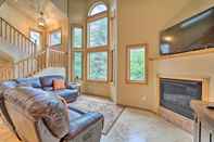 Others Townhome w/ Mtn Views: 1 Block to Downtown Ouray!