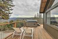 Others Homey Colfax Getaway w/ Private Hot Tub!