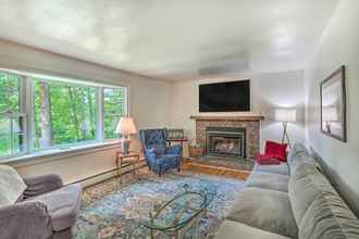 Others 4 Stockbridge Home: Walk to Town Beach!