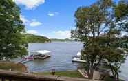 Others 7 Spacious Ozarks Lakefront Home W/decks & Dock