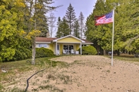 Others Cozy Baileys Harbor Cottage on Lake Michigan!