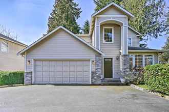 Others 4 Edmonds Vacation Rental: 3 Miles to Beaches!