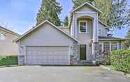 Others 4 Edmonds Vacation Rental: 3 Miles to Beaches!