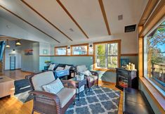 其他 7 Puget Sound Escape: Private Beach & Oversized Deck