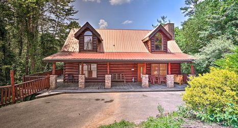 Khác 2 Pigeon Forge Getaway w/ Covered Patio & Hot Tub!