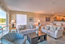 Others Bright Westport Condo W/pool Access, Walk to Beach