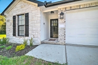 อื่นๆ Well-appointed Montgomery Home w/ Fenced Yard