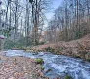 Others 5 Riverside Cabin w/ Deck by Hiking Trails & Fishing