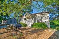 Others Quaint Cabin on Kentucky Lake w/ Resort Perks