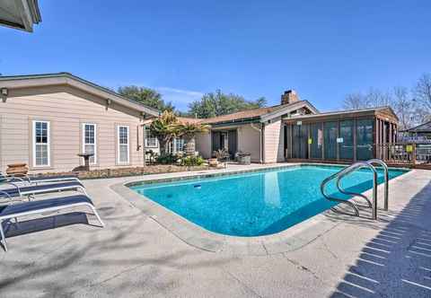 Others San Antonio Home w/ Pool, Near Lackland Afb!