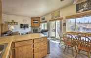 Others 7 Silverthorne Condo w/ Mtn Views: 11 Mi to Keystone