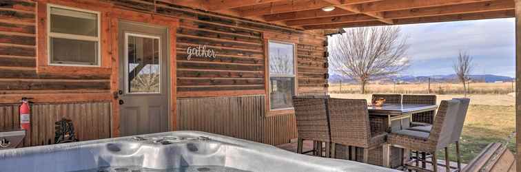 Others Secluded Cabin w/ Hot Tub, Game Room & Views!