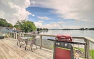 Lain-lain 4 Waterfront Michigan Center Home w/ Boat Dock!