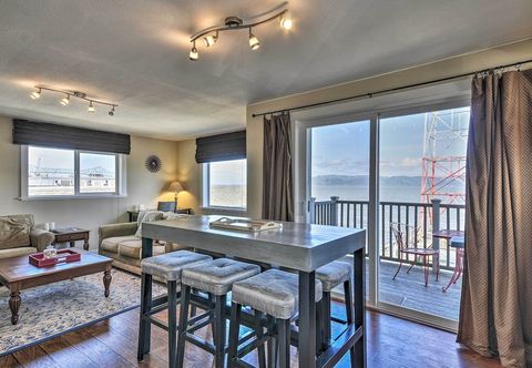 其他 Waterfront Condo on Pier in Downtown Astoria!
