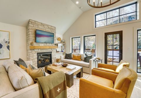 Others Inviting & Renovated Home in Crested Butte!