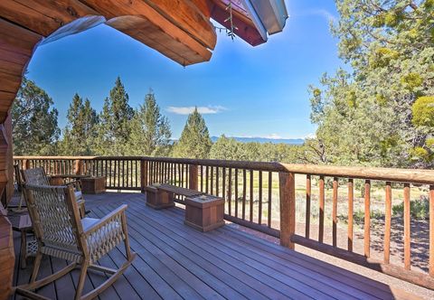 其他 Bend Log Cabin w/ Cascade Mountain Views!