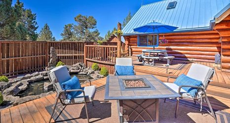其他 2 Bend Log Cabin w/ Cascade Mountain Views!
