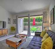 Lain-lain 7 Classic-yet-modern Abode by Downtown Palm Springs!