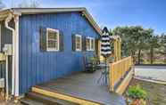 Lainnya 5 Charming Yadkin Valley Cottage w/ Deck & Yard