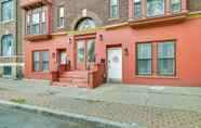 Others 2 Downtown Albany Apartment: Walkable Location!