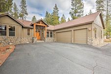Others Spacious Sunriver Home w/ Hot Tub & Gas Grill