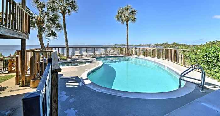 อื่นๆ Beachfront Cedar Key Condo w/ Pool, Spa & Views!