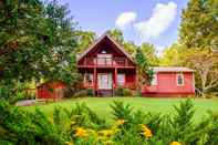 Others Spacious Brimstone Cabin w/ Hot Tub!