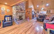 Khác 4 Pet Friendly Garnerland Home w/ Deck & Porch!