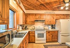 其他 6 Brocton Escape: Skiing, Snowtubing, Hiking!