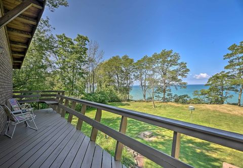 其他 Brocton Escape: Skiing, Snowtubing, Hiking!